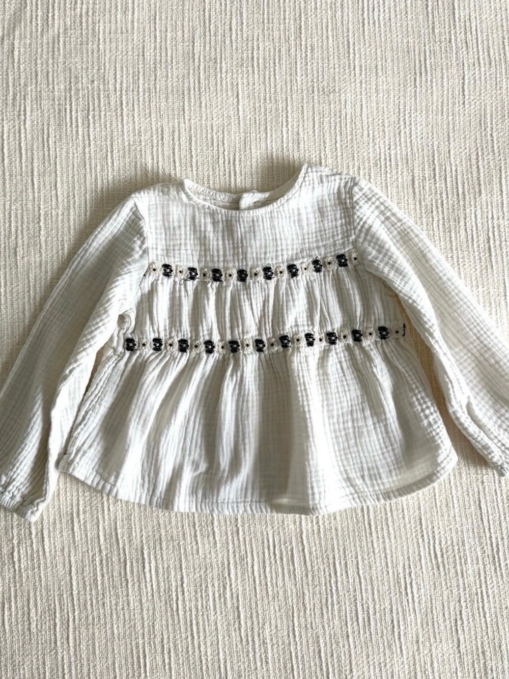 Zara White Long-Sleeve Embroidered Peasant Blouse